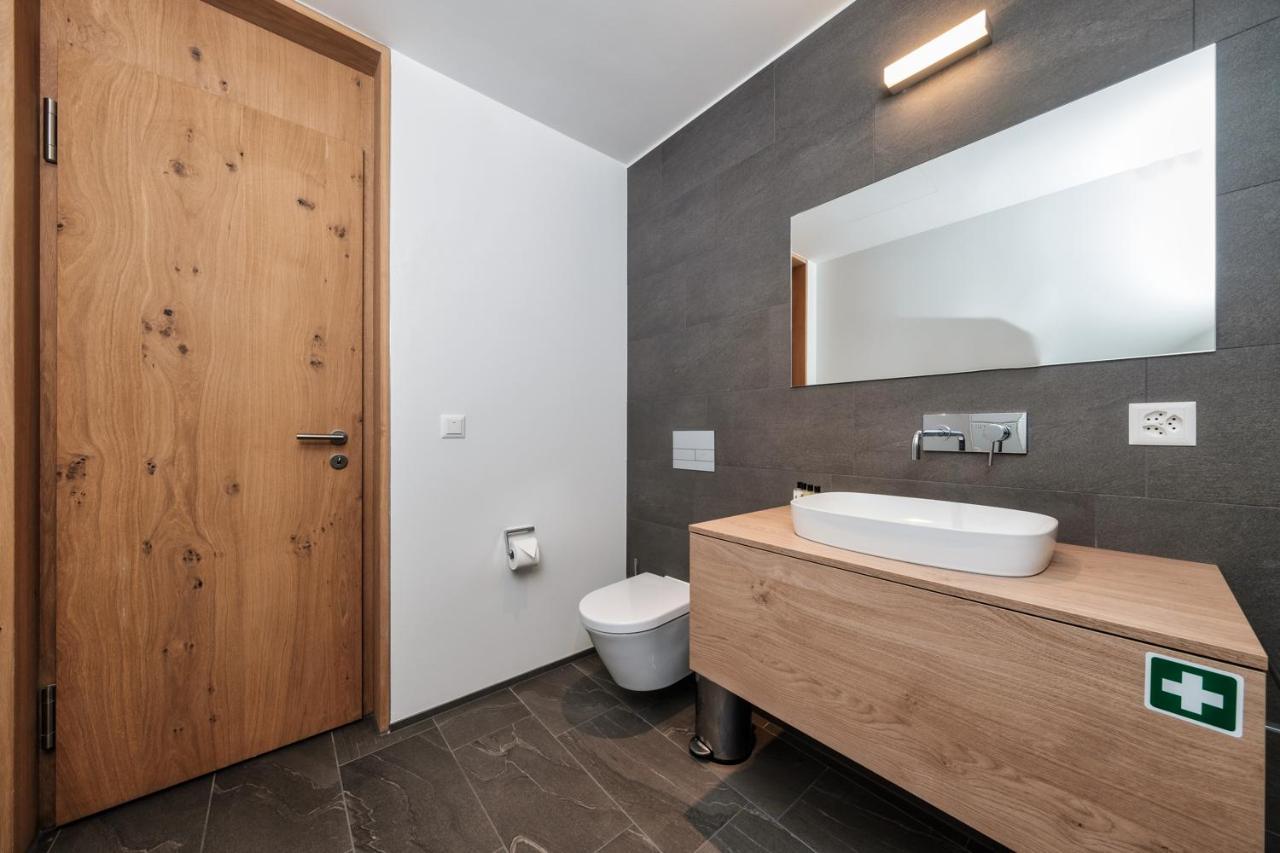 Luxury Panorama Apartment With Alpengold Spa Access Davos Eksteriør billede